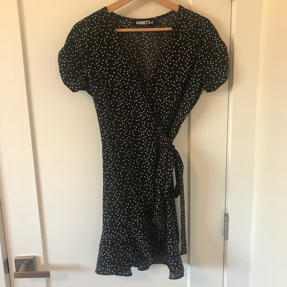 Cute Pokadot Wrap Dress - Picture 2 of 4